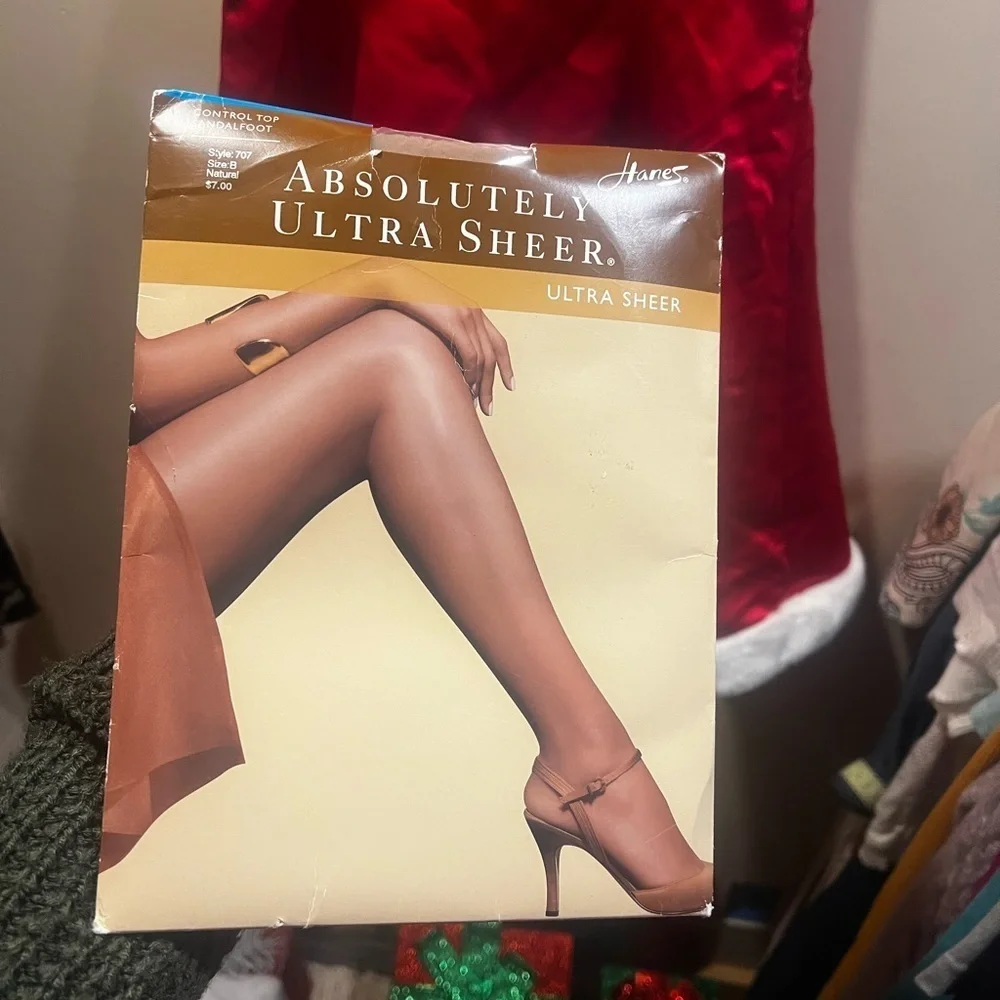 🤎 Hanes Absolutely Ultra Sheer Control Top Sandlefoot Natural Pantyhose